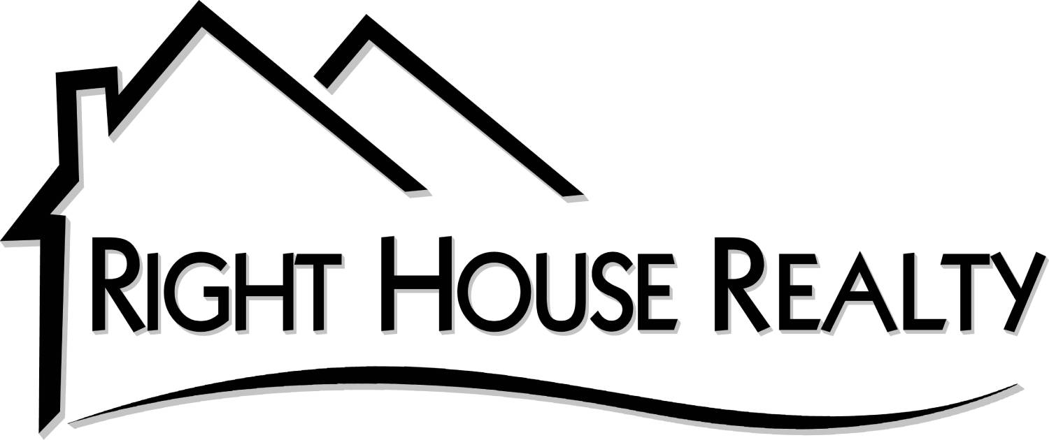 A black and white logo of the mount house resort.